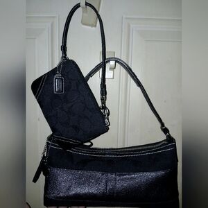 Like NEW COACH Signature Collection Purse (style 11096) with matching wristlet